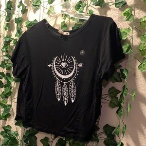 ⭐️BRAND NEW⭐️ cropped design top